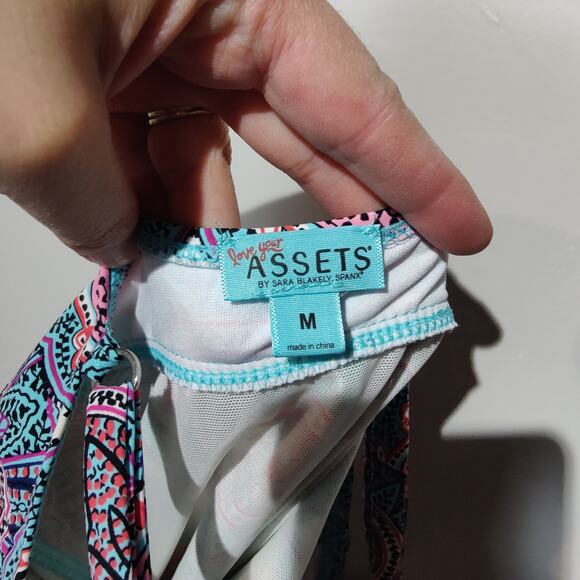 Assets by Spanx Women's Sz M Medallion Print Buckle One Piece Slimming Swimsuit - Picture 3 of 6